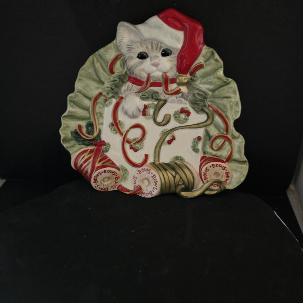 Fitz and Floyd Holiday Cat Plate - Red and Green